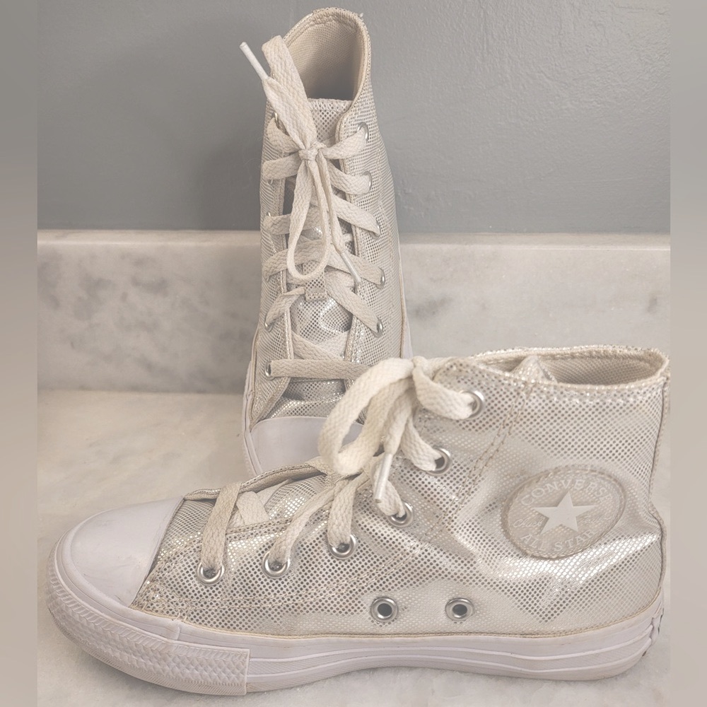 Converse Chuck Taylor Allstars High Tops - White Metallic Size 1